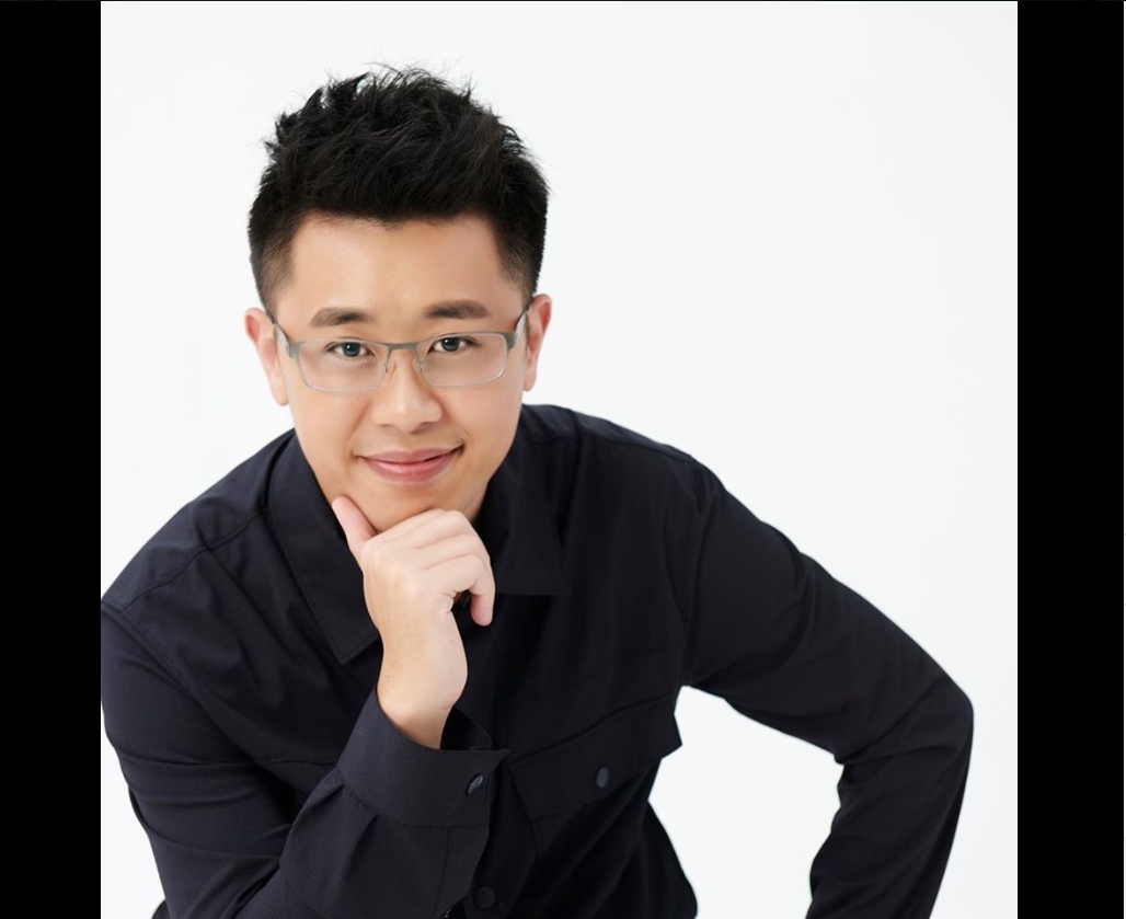 鬼才阿水認為，館長陳之漢從以前到現在，有很大的落差。 圖：翻攝自鬼才阿水Awater臉書