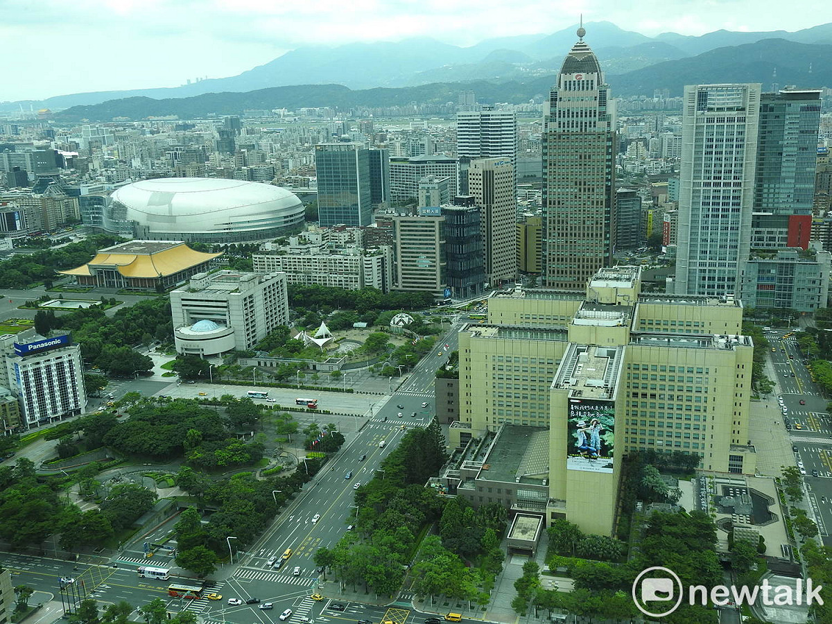 台北市建管處表示，既存違建若有修繕行為、危害公共安全，北市府可隨時拆除。圖為台北市街景照片示意圖。 圖：周煊惠 / 攝（資料照）