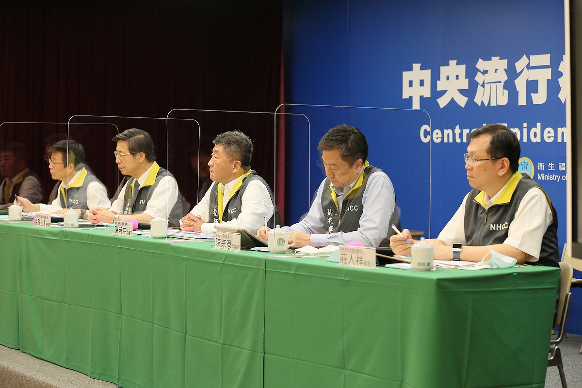 中央流行疫情指揮中心今（15）日宣布，自明（16）日零時起，開放國人之2歲（含）以下持居留證的陸籍子女申請入境 圖：中央流行疫情指揮中心/提供
