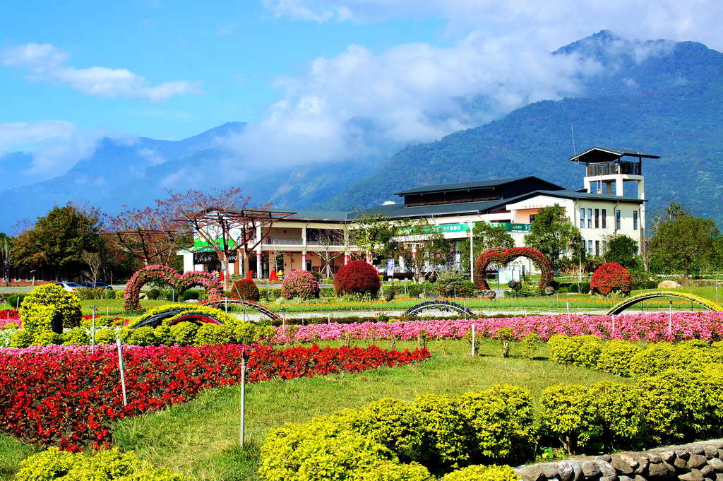 客委會表示，客庄旅遊券使用的範圍很廣，包含全國 11 縣市 70 個客家文化重點發展區指定店家，有餐廳、旅宿、零售、伴手禮等（圖為池上客家文化園區服務中心） 圖：取自台東縣政府觀光旅遊網