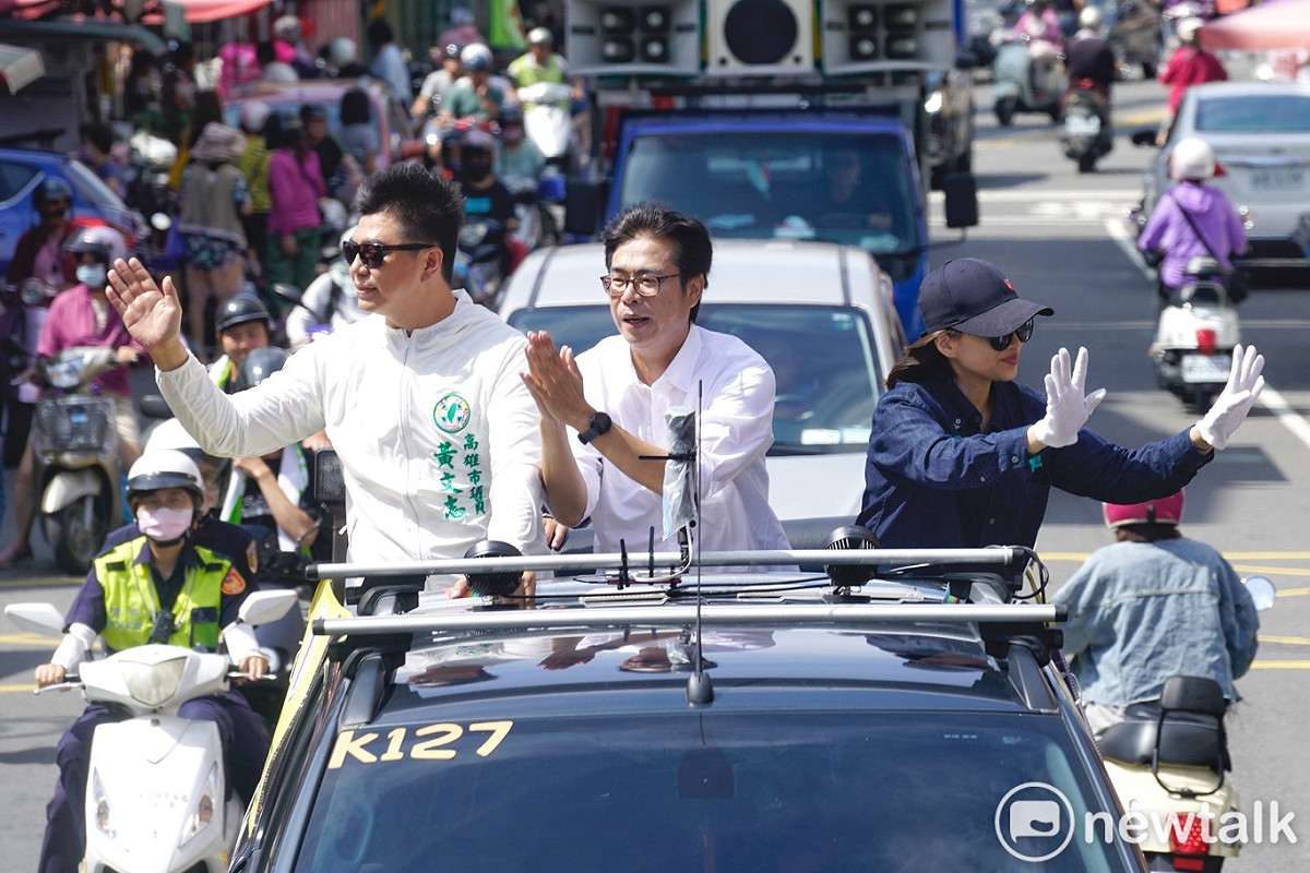 高雄市長當選人陳其邁上午在左營、楠梓、鼓山、鹽埕等地，向選民謝票。 圖：張良一/攝