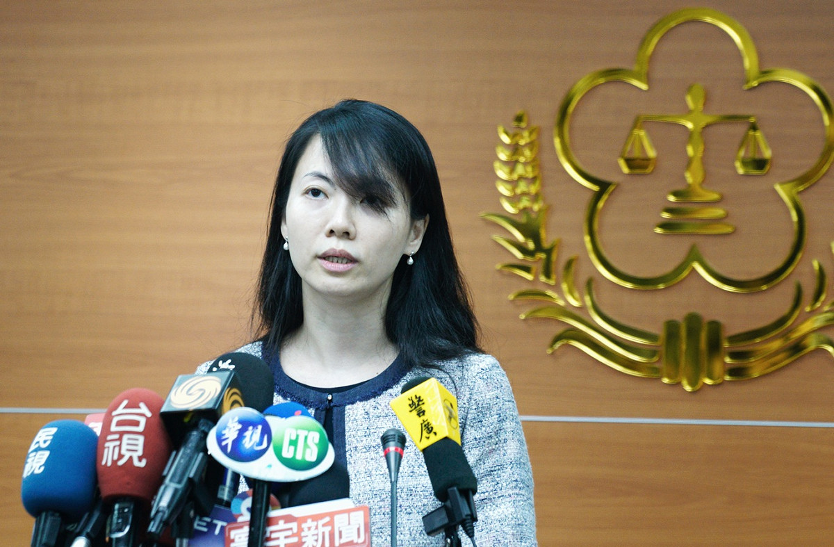 台北地檢署襄閱主任檢察官陳玉萍舉行記者會，就台北地檢署檢察官偵辦立委蘇震清等四名現任立委等多人涉嫌違反貪污治罪條例、稅捐稽徵法、侵占等案件提起公訴。 圖：張良一/攝