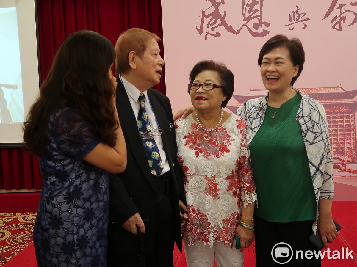 前立委許榮淑與前台中市長張溫鷹（由右至左）。 圖：林朝億/攝