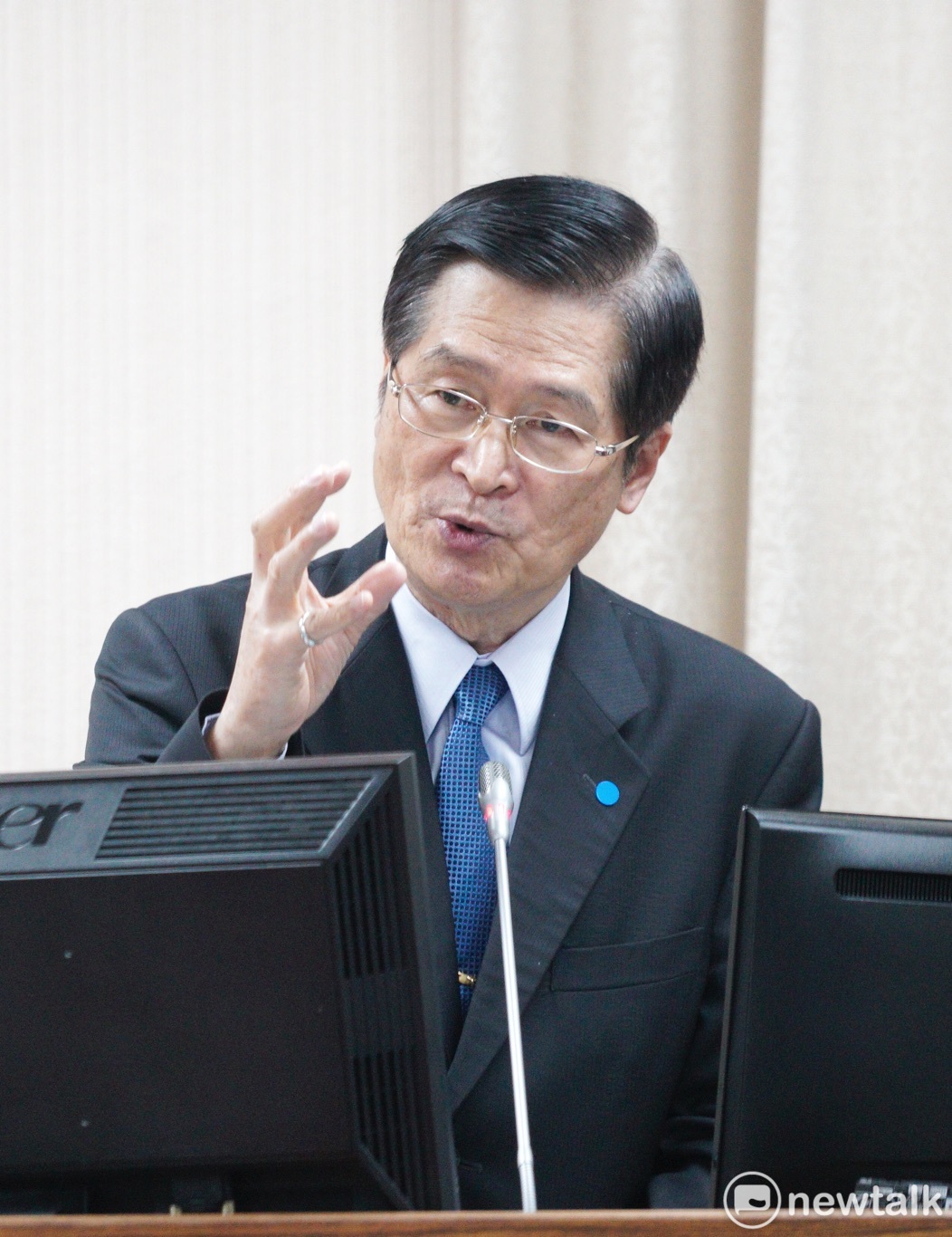 國防部長嚴德發在立院外交及國防委員會備詢。 圖：張良一/攝