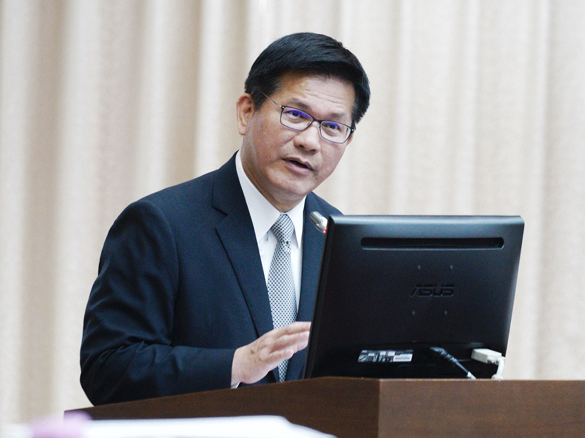 交通部長林佳龍盼望疏困3.0盡快通過，加速產業轉型。 圖：張良一/攝