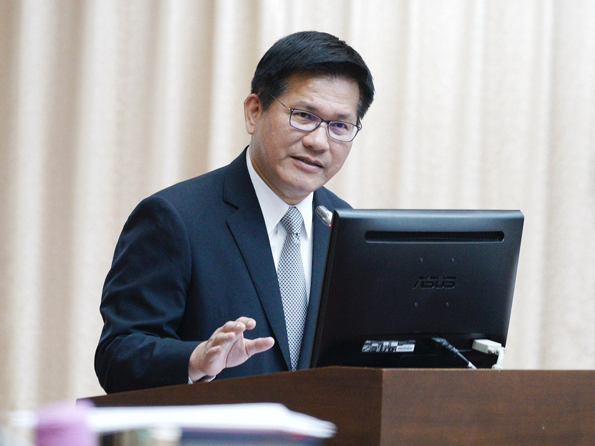此次中秋、國慶連假疏運表現過關，交通部長林佳龍放下心中重擔，承諾跨年和春節疏運會提前規劃。 圖：張良一/攝（資料照）