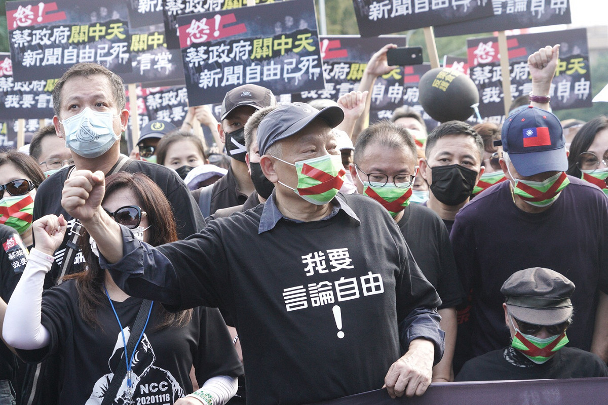 旺中集團董事長蔡衍明出席秋鬥遊行。 圖:張良一/攝
