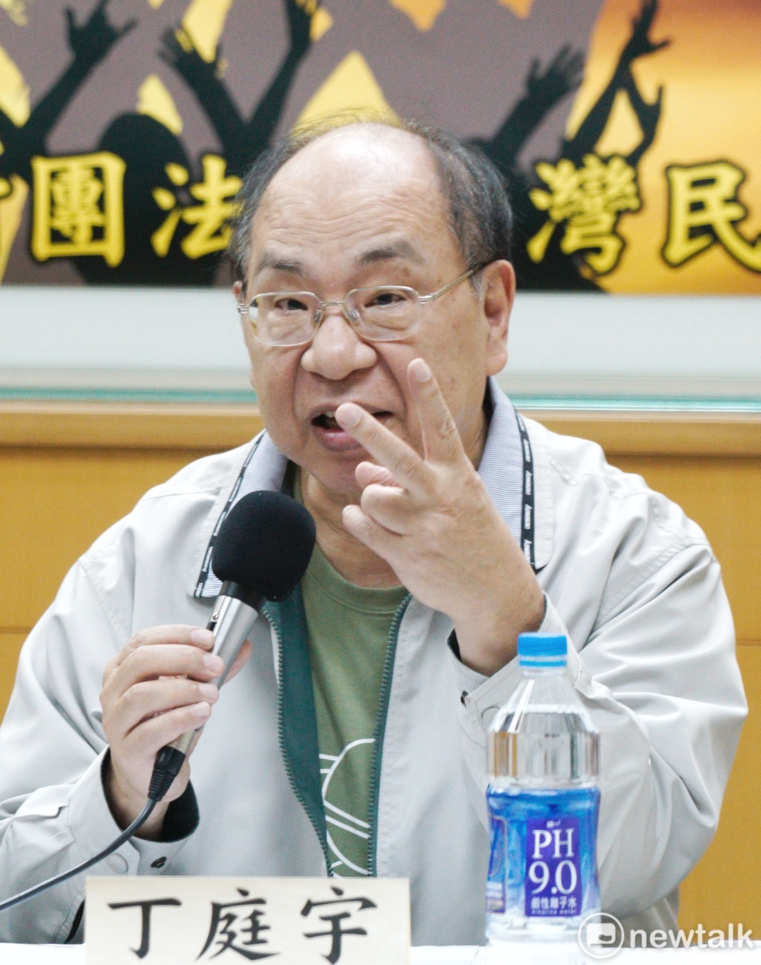 學者丁庭宇甚至大膽預估，行政院長蘇貞昌可能會在年底辭職。 圖：張良一/攝