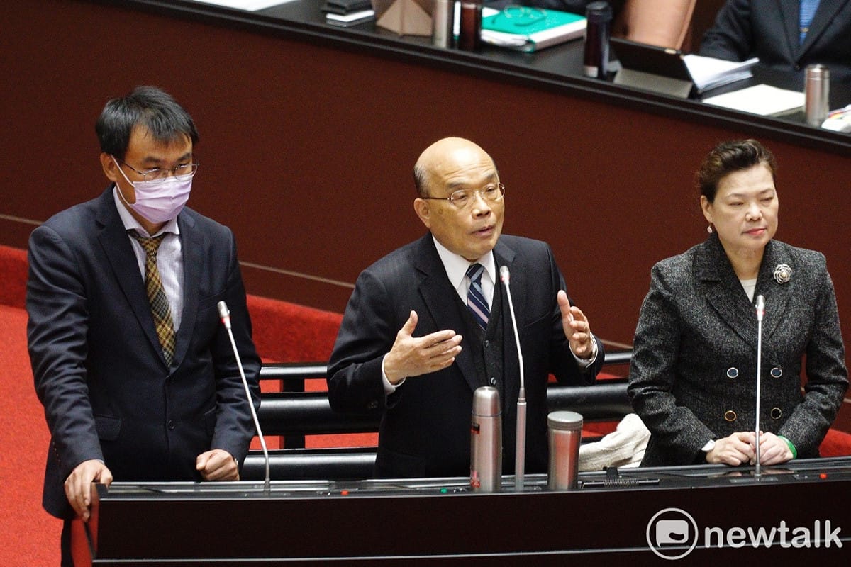 行政院長蘇貞昌、農委會主委陳吉仲和經濟部長王美花在立院院會備詢。 圖：張良一/攝