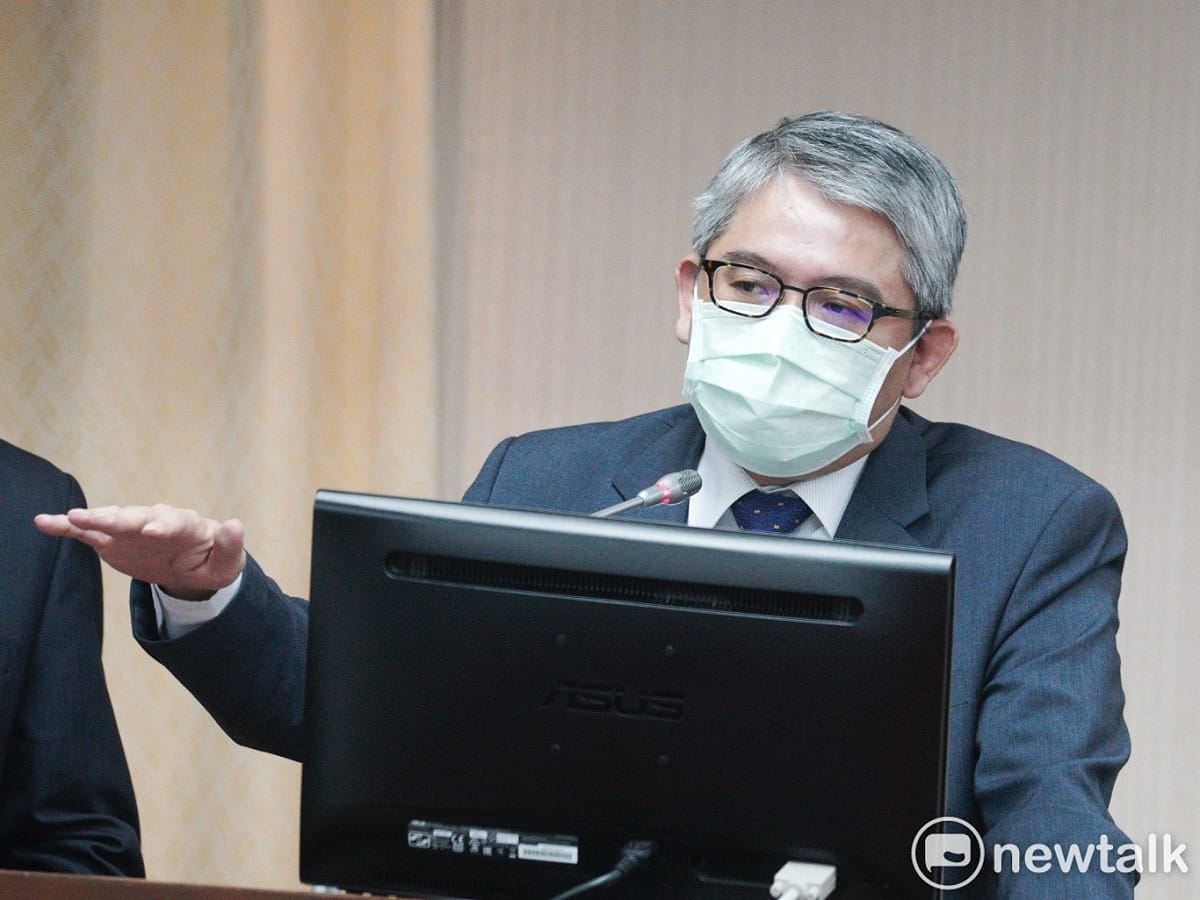 內政部次長花敬群在立院內政委員會備詢。 圖：張良一/攝