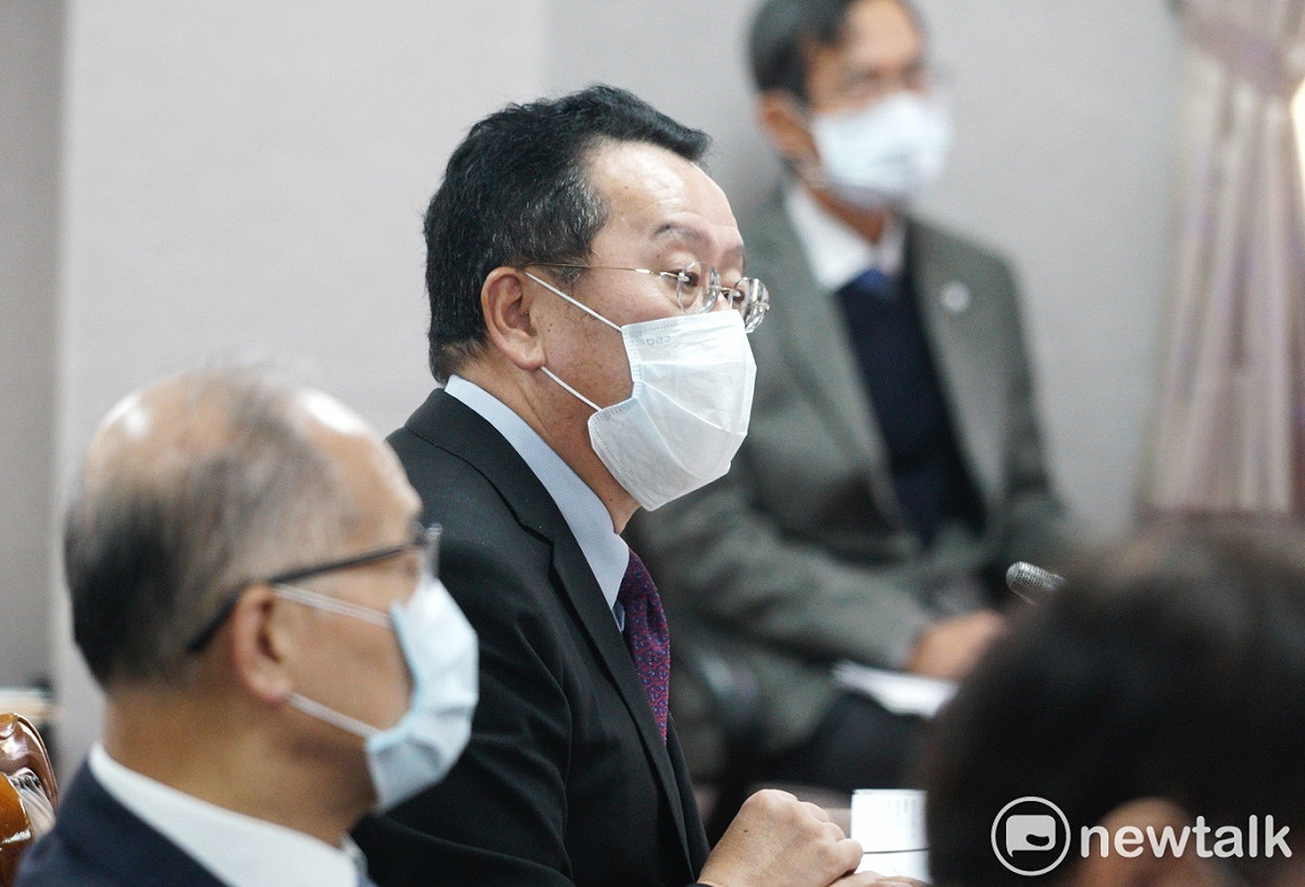 針對蘇偉碩被警方要求約談，國安會秘書長顧立雄在立院司法法制委員會表示，無法評論個案，但言論自由也受憲法所定比例原則的限制。 圖：張良一／攝