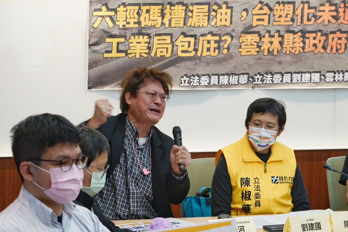 六輕污染傷害聯合求償自救會長黃源河在會中相當激動。 圖：張良一/攝