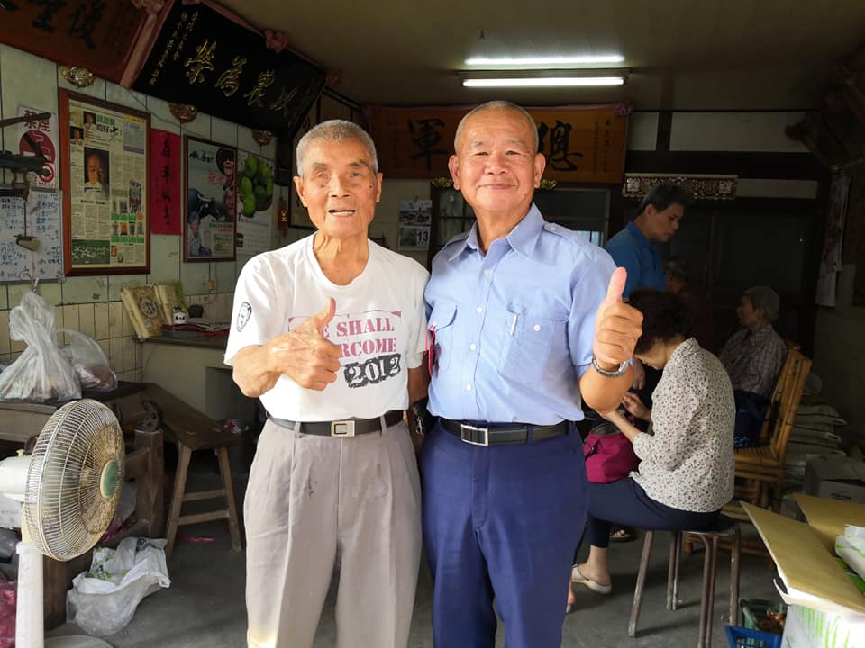 崑濱伯（左）。 圖：翻攝自臺南市無米樂稻米推廣促進會