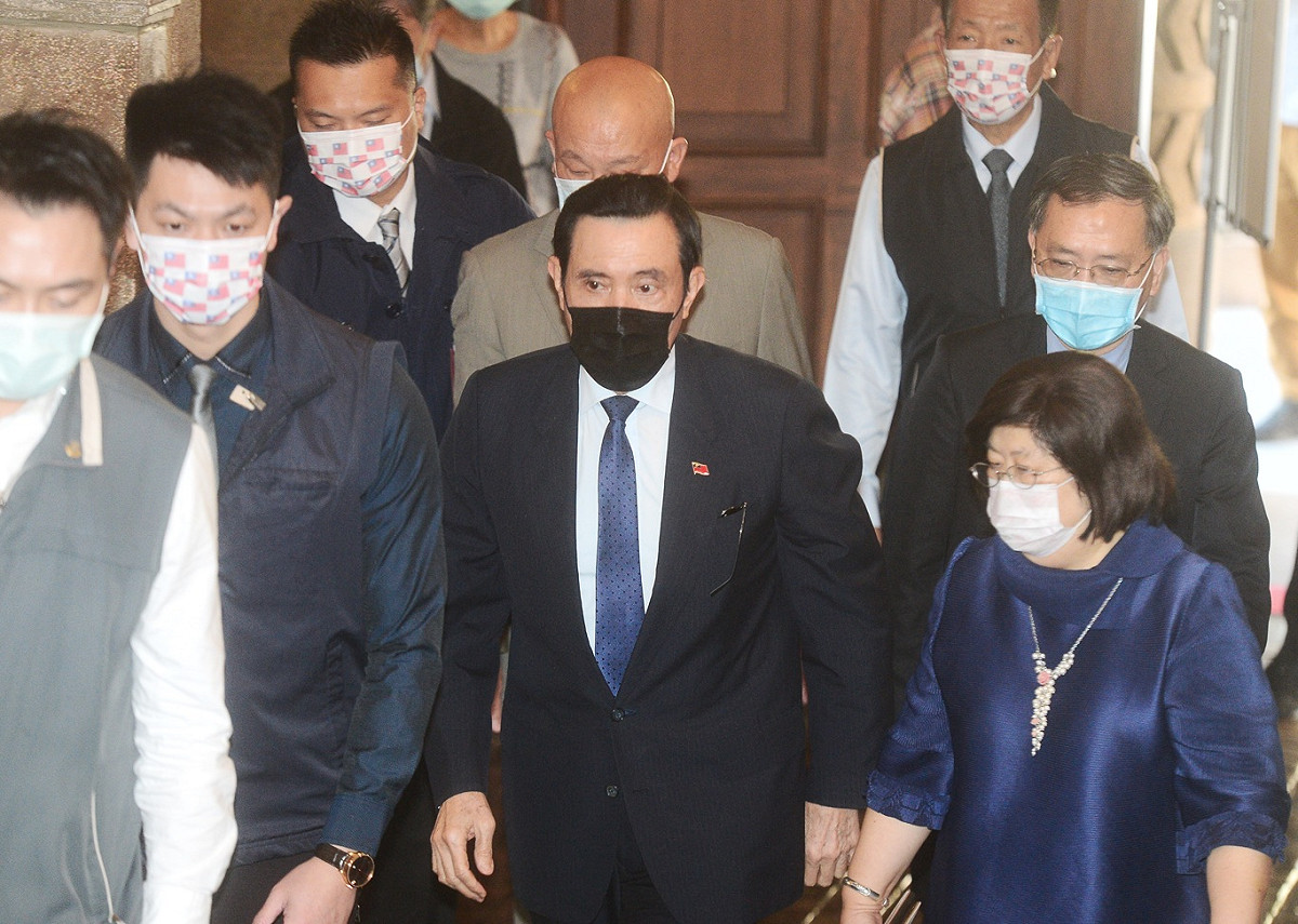 前總統馬英九出席在二二八國家紀念館舉辦的「二二八事件74週年追思暨座談會」。 圖：張良一/攝