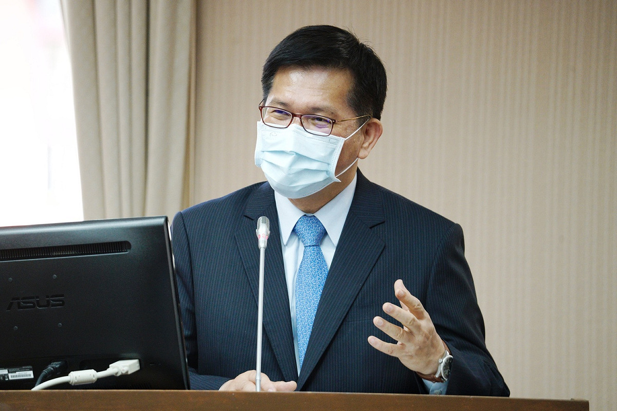 交通部長林佳龍對台鐵工會「依法休假」做出回應。 圖：張良一/攝