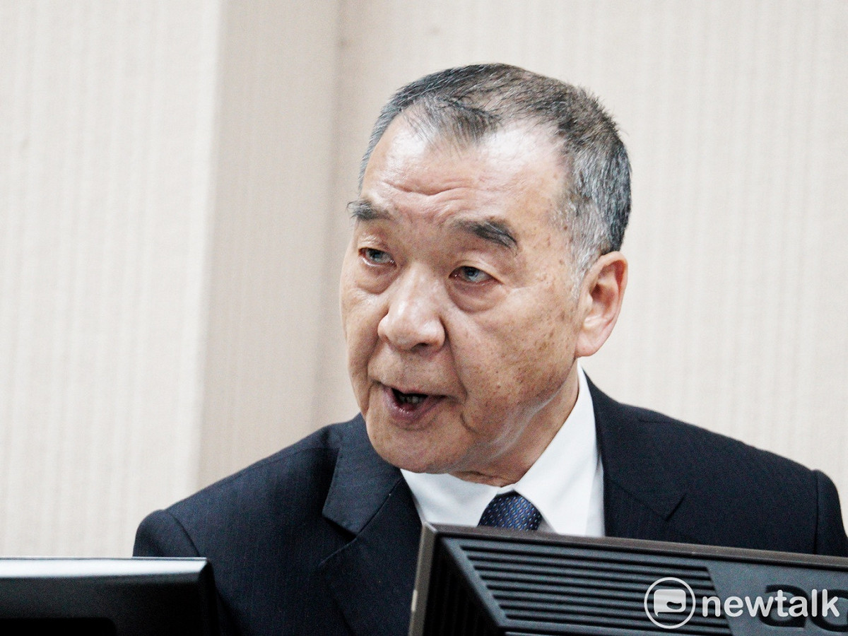 國防部長邱國正日前赴立法院外交及國防委員會備詢時稱「中共打多久就陪多久」 圖：張良一/攝（資料照）