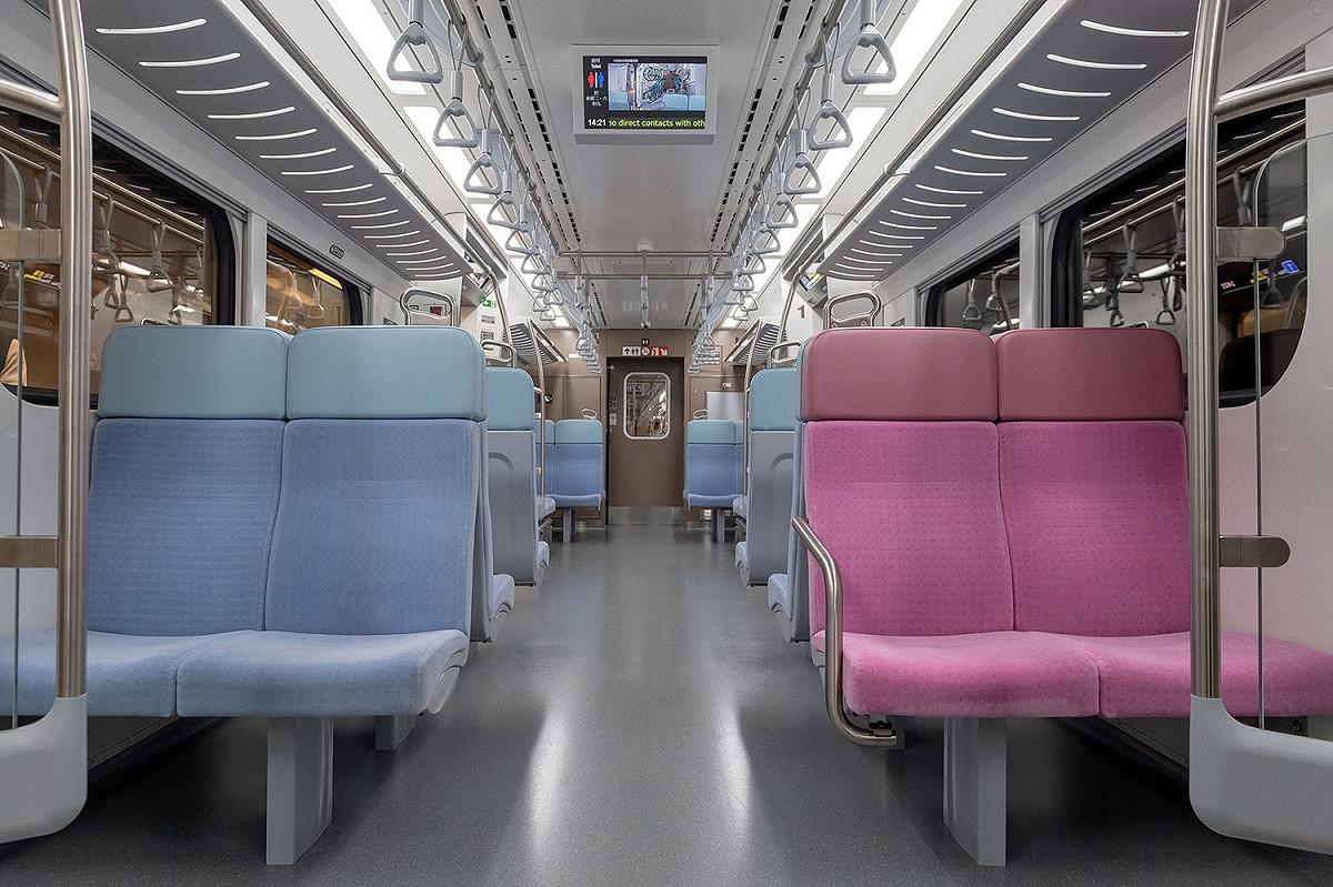 EMU900型空調通勤電聯車首航 圖：總統府提供
