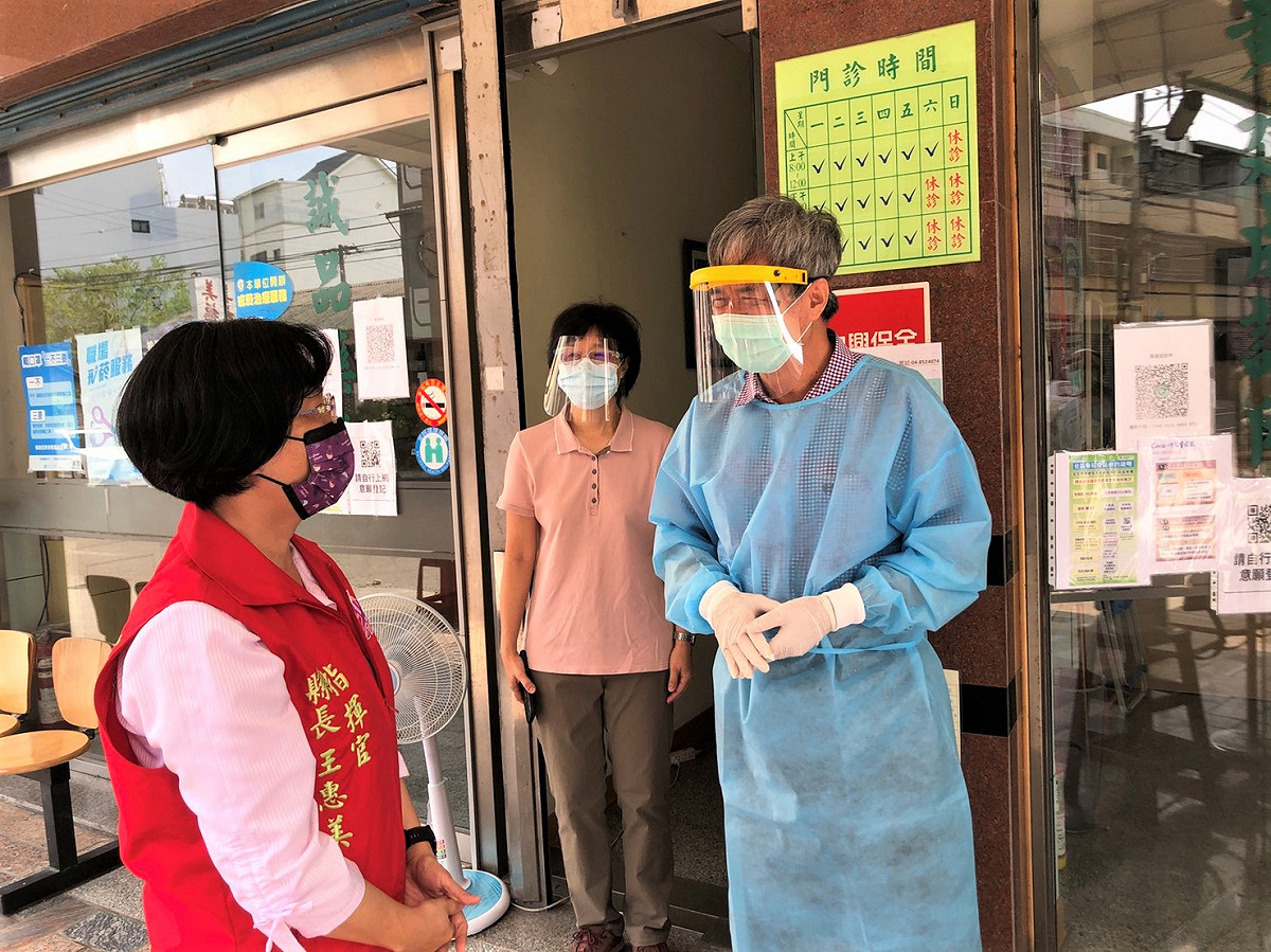 彰化縣長王惠美前往施打站巡視。 圖：彰化縣政府