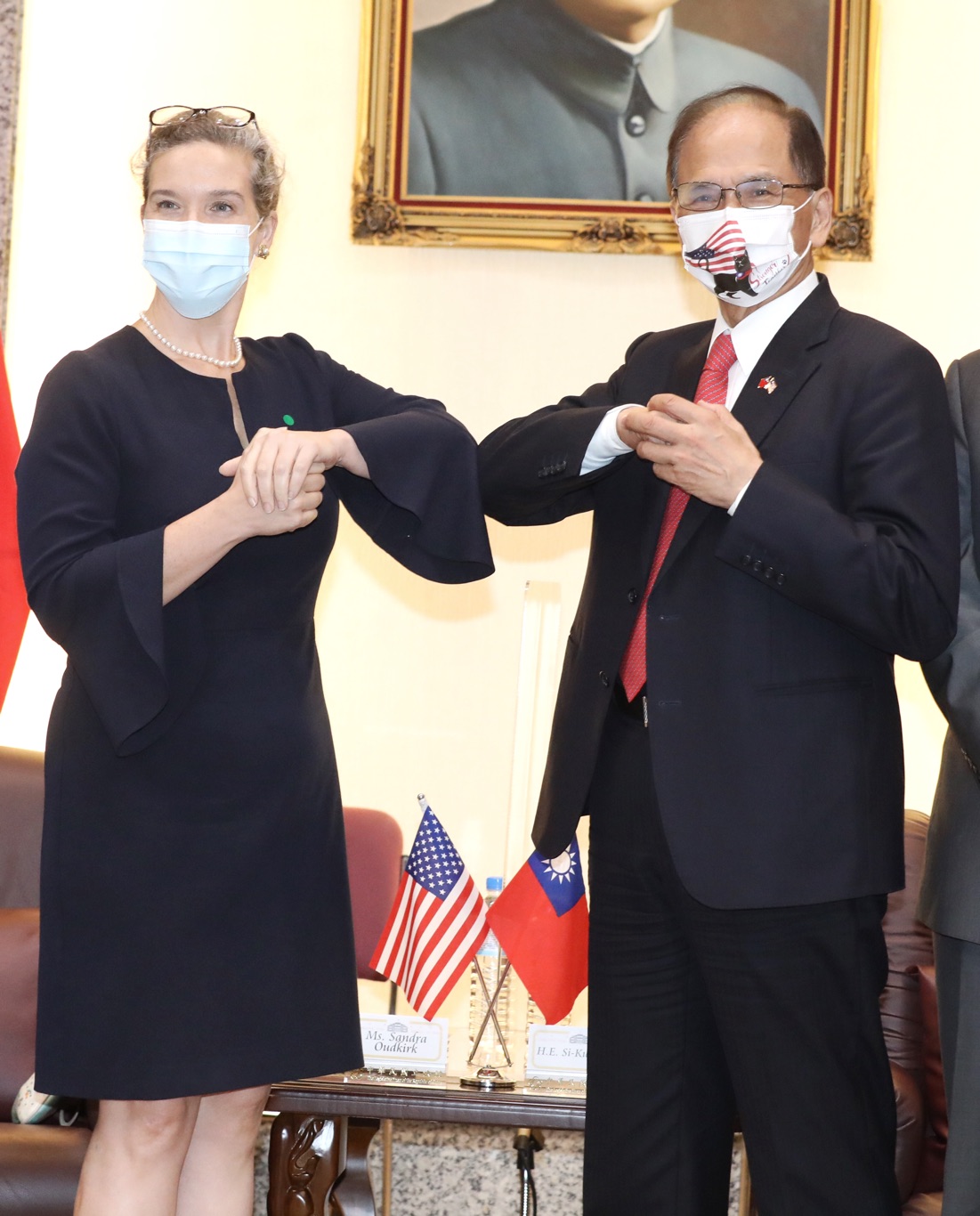 美國在台協會台北辦事處新任處長孫曉雅前往立法院拜會院長游錫堃。 圖：張良一/攝