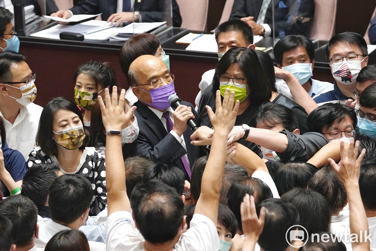 面對國民黨立委阻攔上台報告，蘇貞昌喊話。 圖：張良一/攝