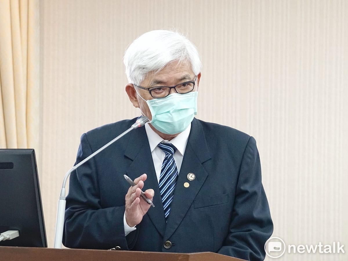 中選會主委李進勇在立院內政委員會備詢。 圖：張良一/攝(資料照)