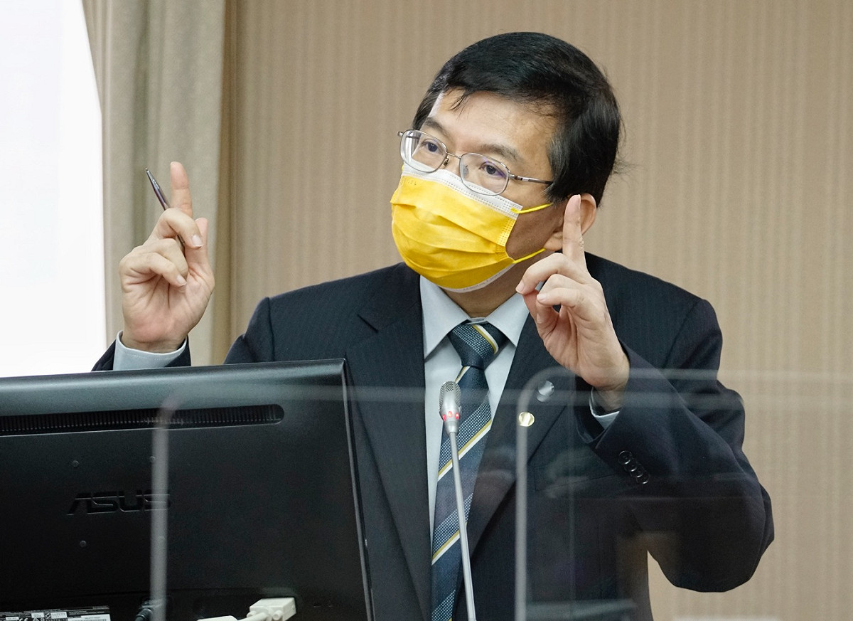交通部長王國材在立院交通委員會備詢。 圖：張良一/攝