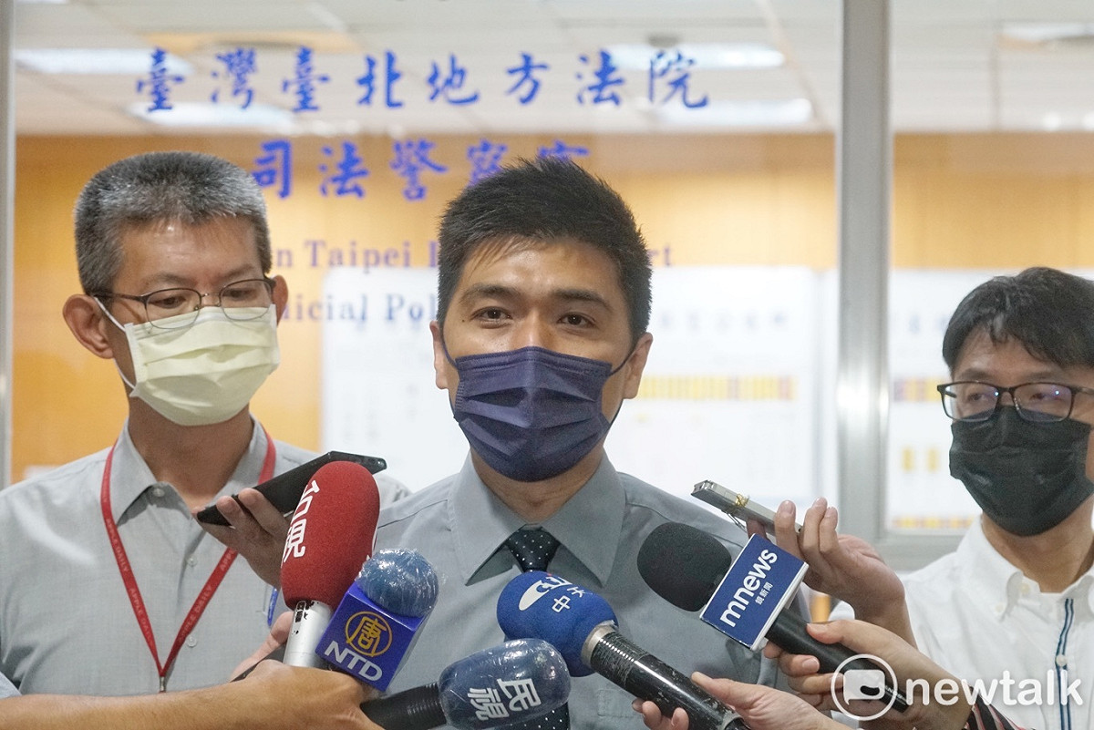張哲琛委任律師丁昱仁在前總統馬英九在三中案獲判無罪後發表看法。 圖：張良一/攝