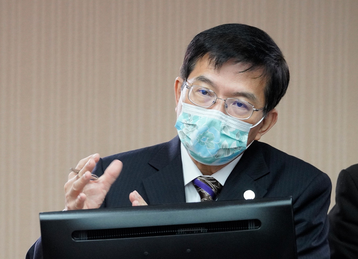 交通部長王國材在立法院交通委員會備詢。 圖：張良一/攝