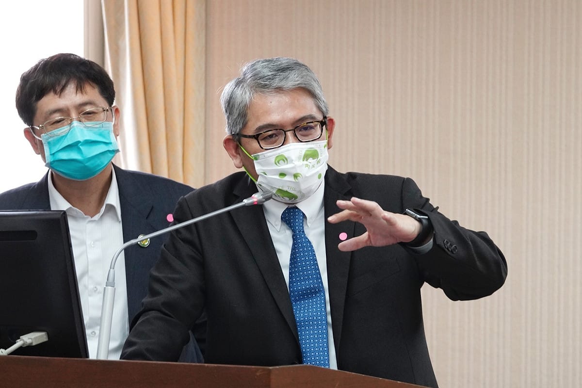 代理內政部長花敬群在立院內政委員會備詢。 圖：張良一/攝