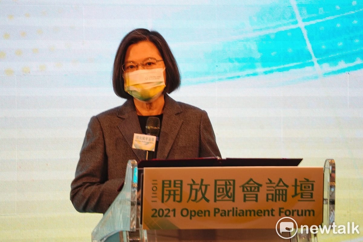 總統蔡英文在2021開放國會論壇致詞。 圖：張良一/攝