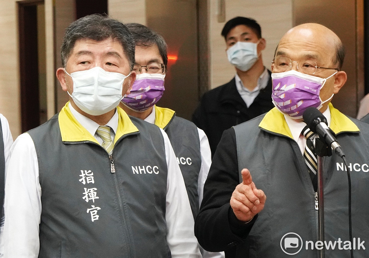 行政院長蘇貞昌今（6）天中午前往中央流行疫情指揮中心視察。 圖：張良一/攝