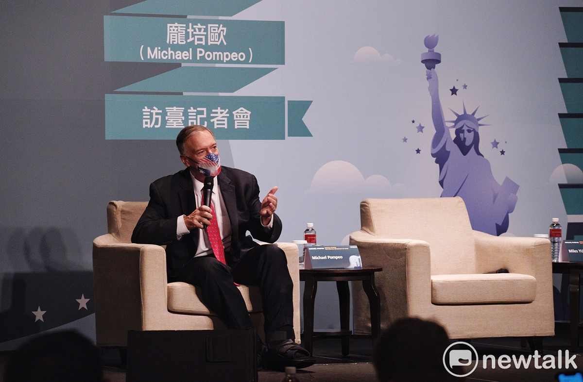 美國前國務卿蓬佩奧（Michael Pompeo）在任內多次促成對台軍售，圖為3月時偕同夫人蘇珊（Susan Pompeo）等一行人訪台記者會，而他9月將再度訪台，這是今年他第二次訪台。 圖：張良一/攝（資料照）