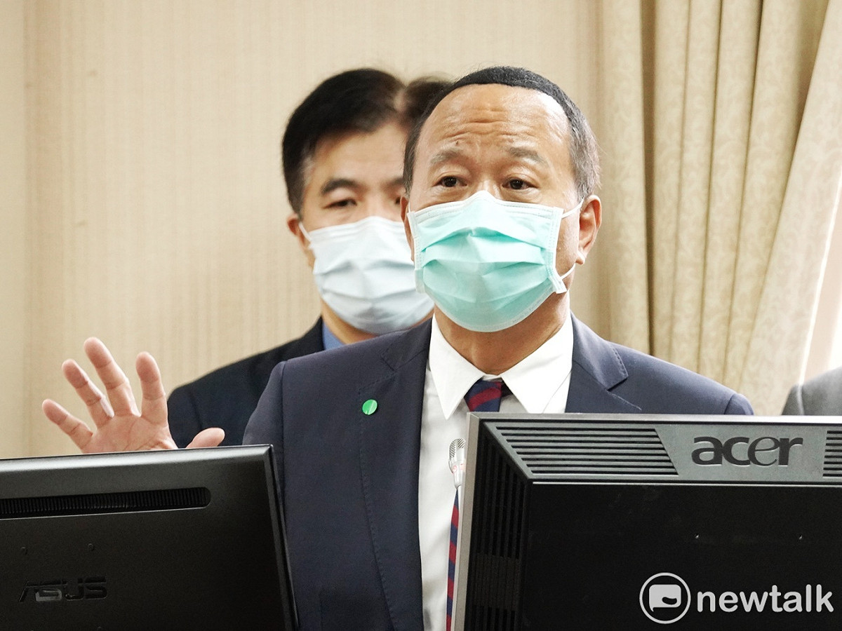 國防部副部長柏鴻輝在立院外交及國防委員會備詢。 圖：張良一/攝