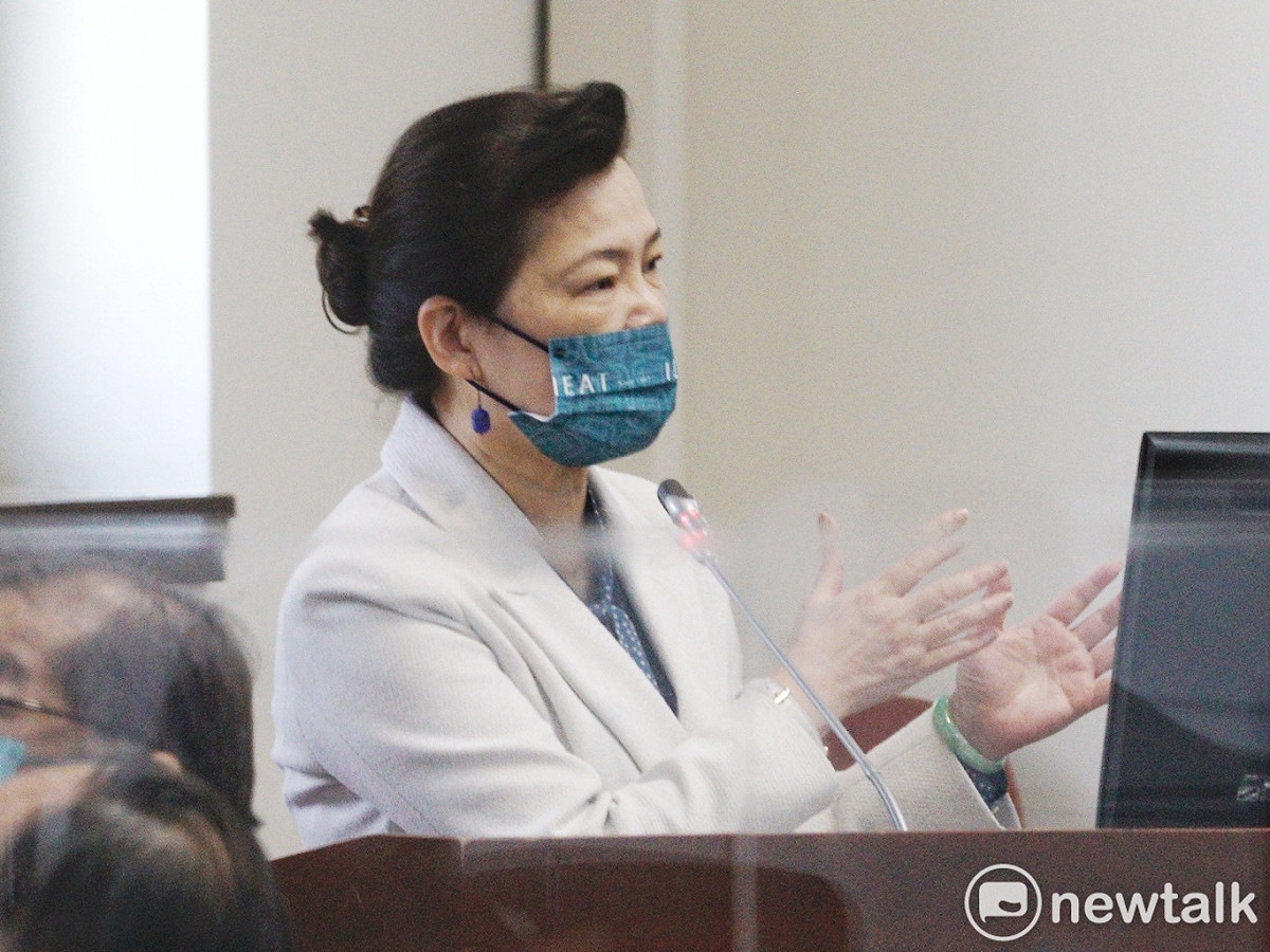 經濟部長王美花今（6）天在立院經濟委員會備詢。 圖：張良一/攝