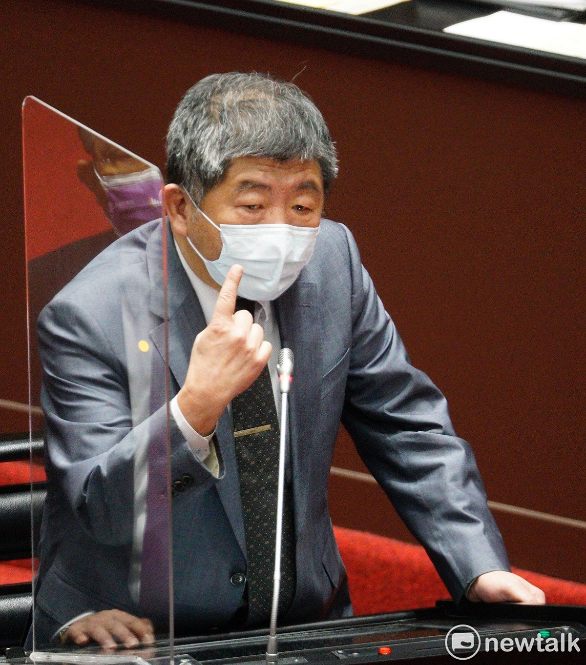 衛福部長陳時中在立院院會備詢。 圖：張良一/攝