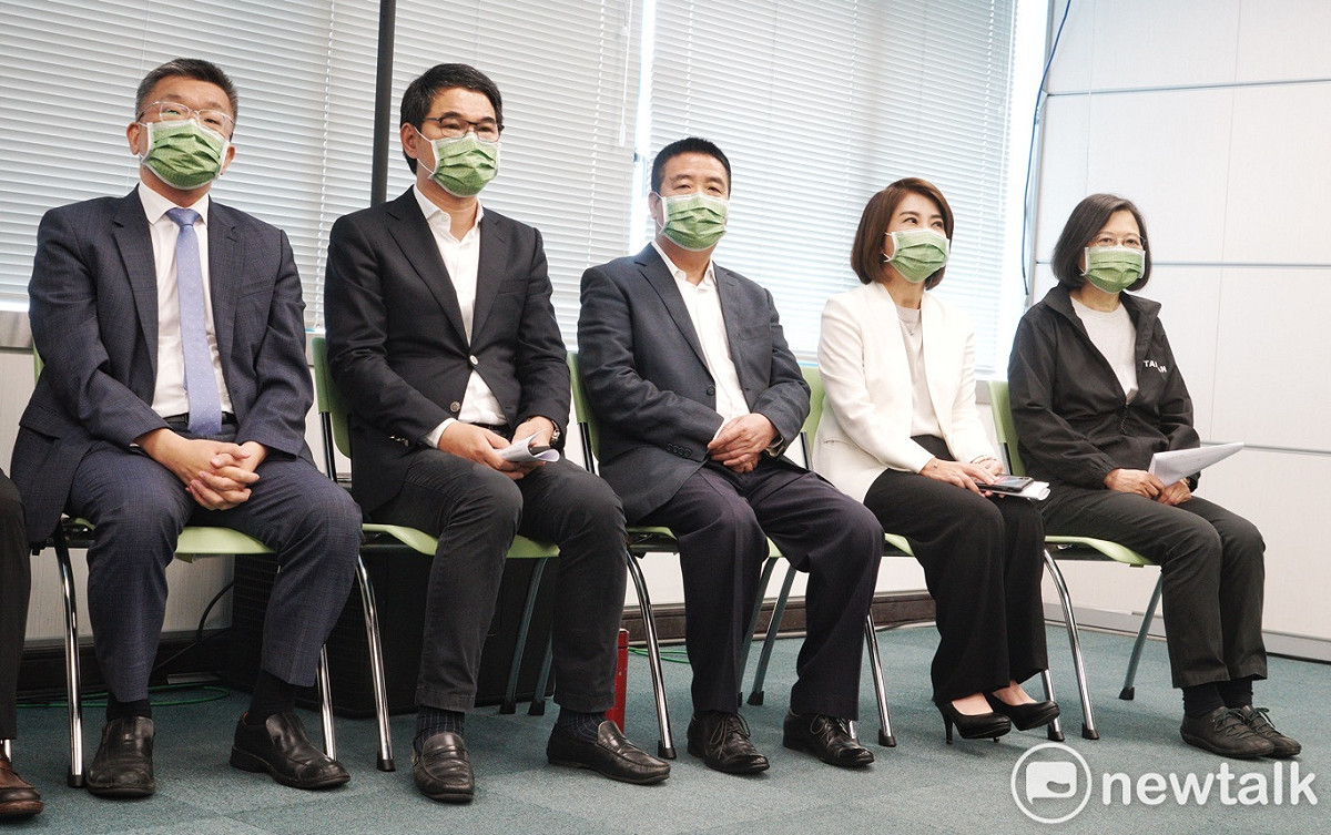 蔡其昌（左起）、劉建國、徐定禎、周春米獲民進黨中執會通過，代表民進黨角逐台中市、雲林縣、苗栗縣和屏東縣縣市長寶座。 圖：張良一/攝