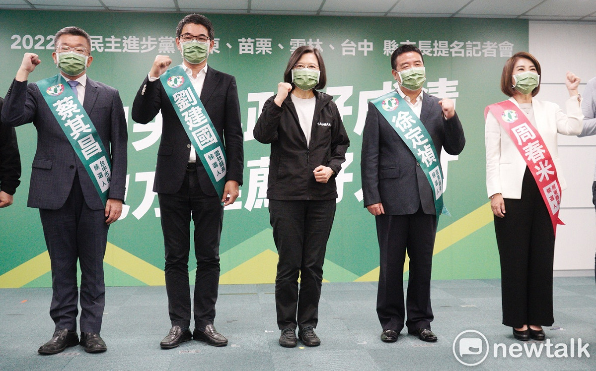 立法院副院長蔡其昌（左起）、立委劉建國、前頭份市長徐定禎、立委周春米獲民進黨中執會通過，代表民進黨角逐台中市、雲林縣、苗栗縣和屏東縣長寶座。 圖：張良一/攝