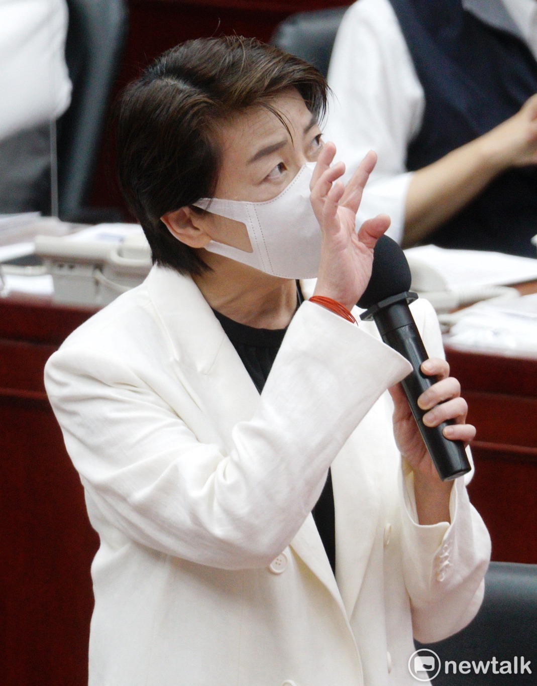 台北市副市長黃珊珊在台北市議會備詢。 圖：張良一 / 攝