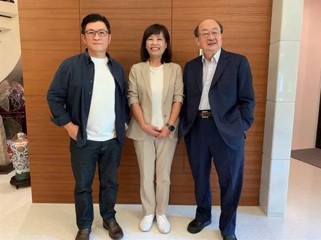 鄭宏輝(左)被爆性騷擾，柯建銘(右)表示還要了解。 圖：擷自柯建銘臉書