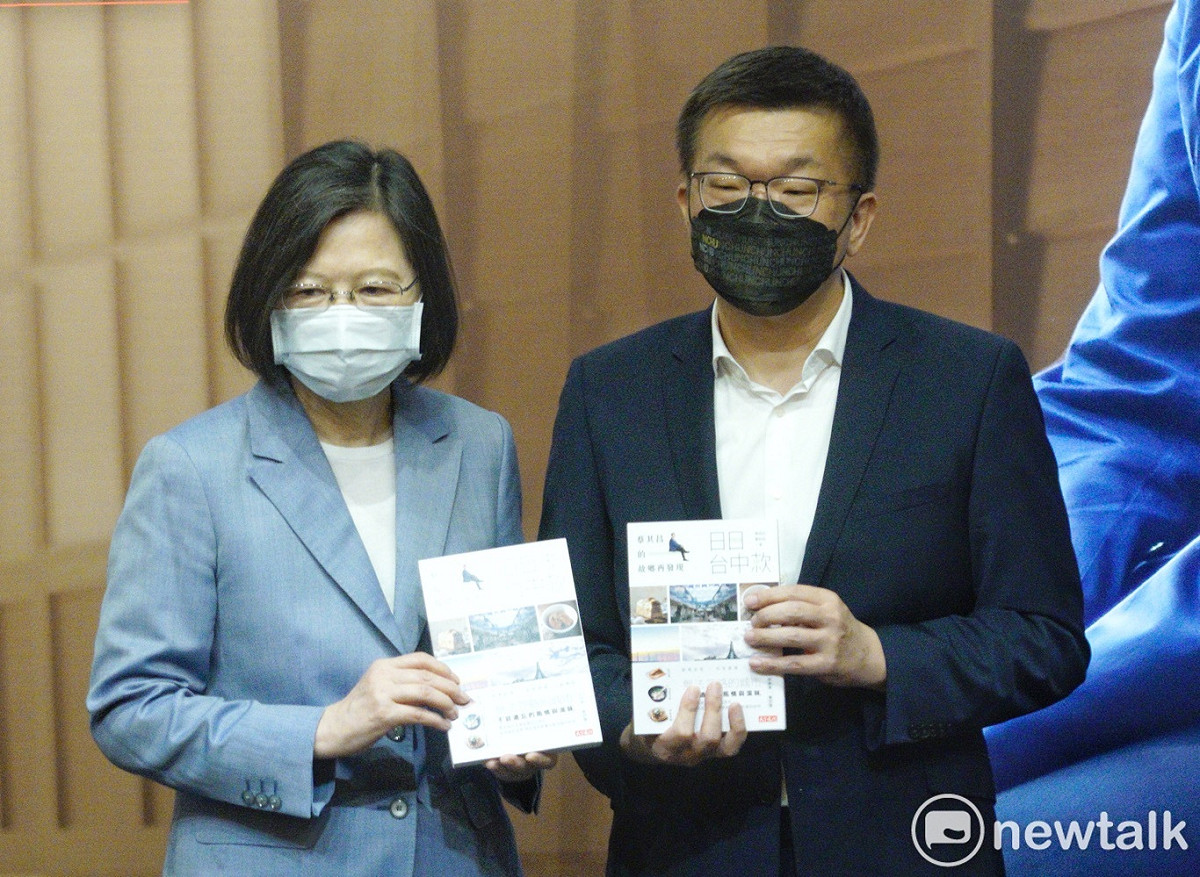 總統蔡英文日前出席立法院副院長蔡其昌新書發表會。 圖：張良一/攝