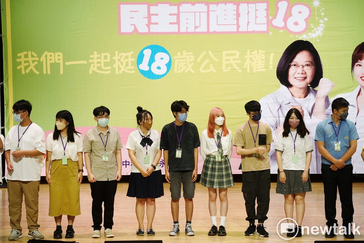 民主前進挺18首場宣講會。 圖：張良一/攝