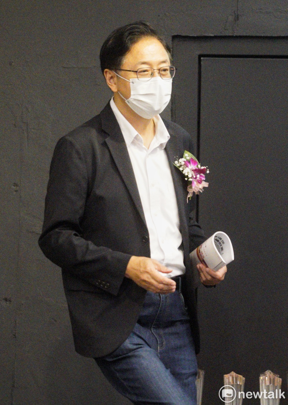 國民黨桃園市長參選人張善政被爆料，指出他於宏碁副總期間，向農委會申請總經費5700萬的研究計畫多處抄襲。今遭週刊爆料他連NCC研究報告都抄，農委會今對此事表示會盡快釐清調查。（圖為張善政出席社會光明面新聞報導獎頒獎典禮。) 圖：張良一/攝