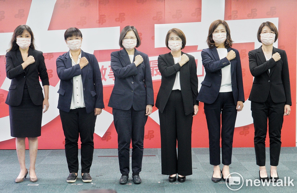 民進黨主席蔡英文和五位黨提名的縣市長候選人舉行「女力會做事」 形象影片公布記者會(資料照片） 圖：張良一/攝