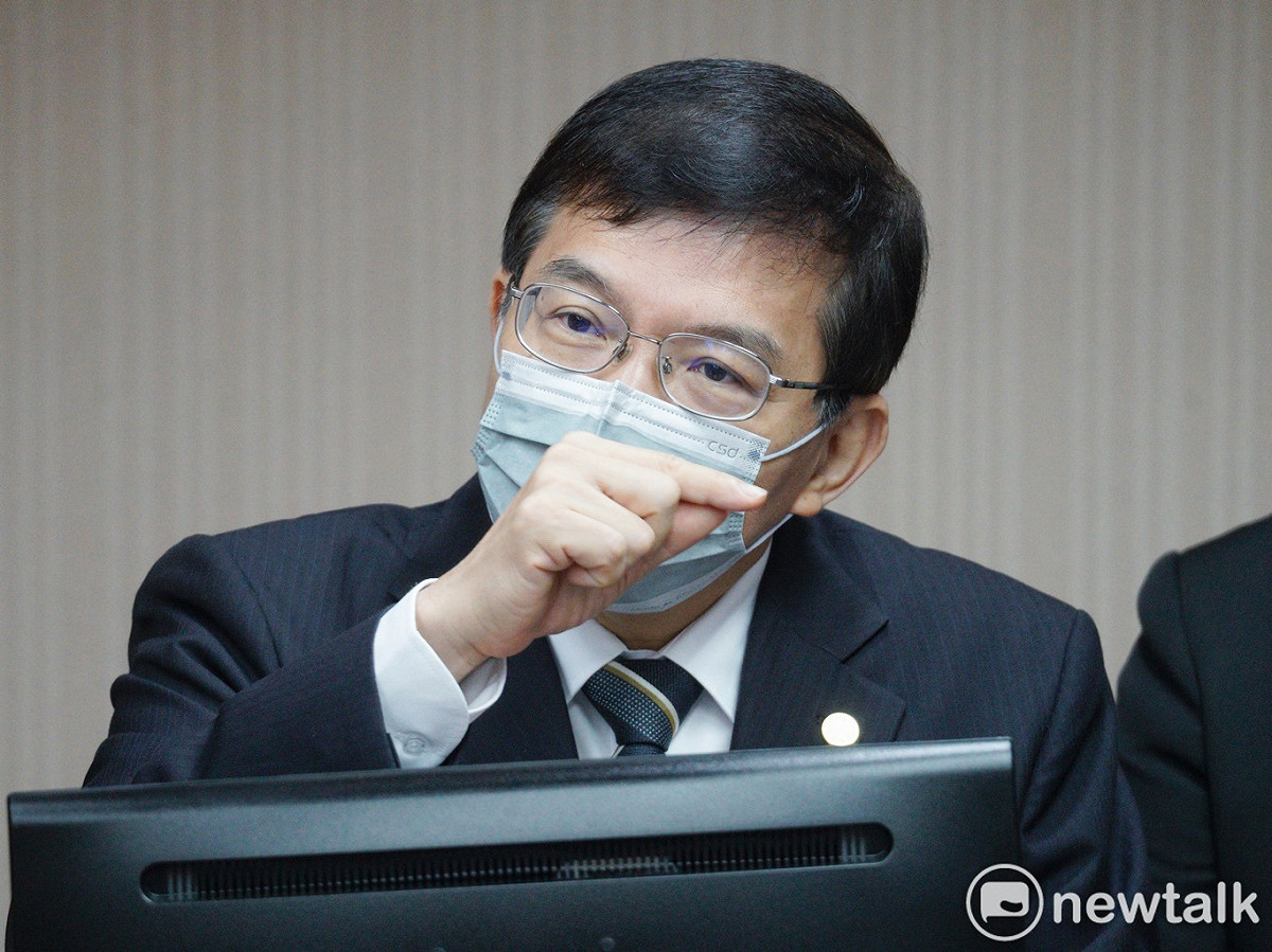交通部長王國材指出，基隆捷運預計明年第四季就會動工。 圖：張良一/攝