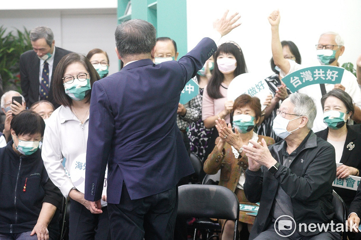 民進黨台北市長候選人陳時中出席海外學者、女性學者挺阿中記者會。 圖：張良一/攝