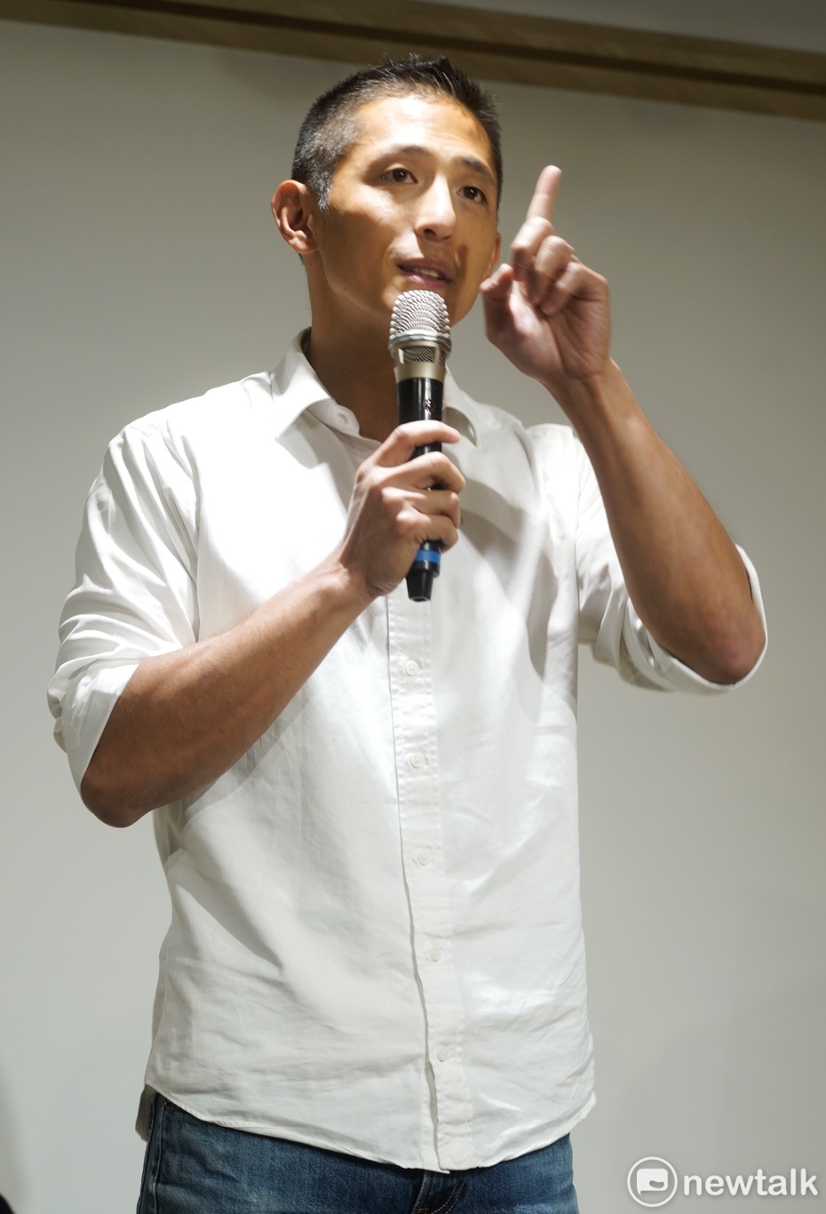 民進黨台北市第三選區立委參選人吳怡農舉行競選主視覺發表記者會。 圖：張良一 / 攝