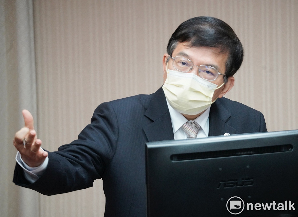 交通部長王國材在立院交通委員會備詢。 圖：張良一/攝
