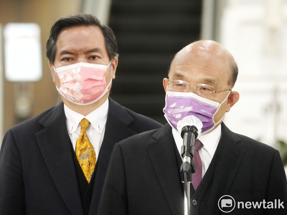 行政院長蘇貞昌今（14）天出席111年國家永續發展獎頒獎典禮前受訪。 圖：張良一/攝