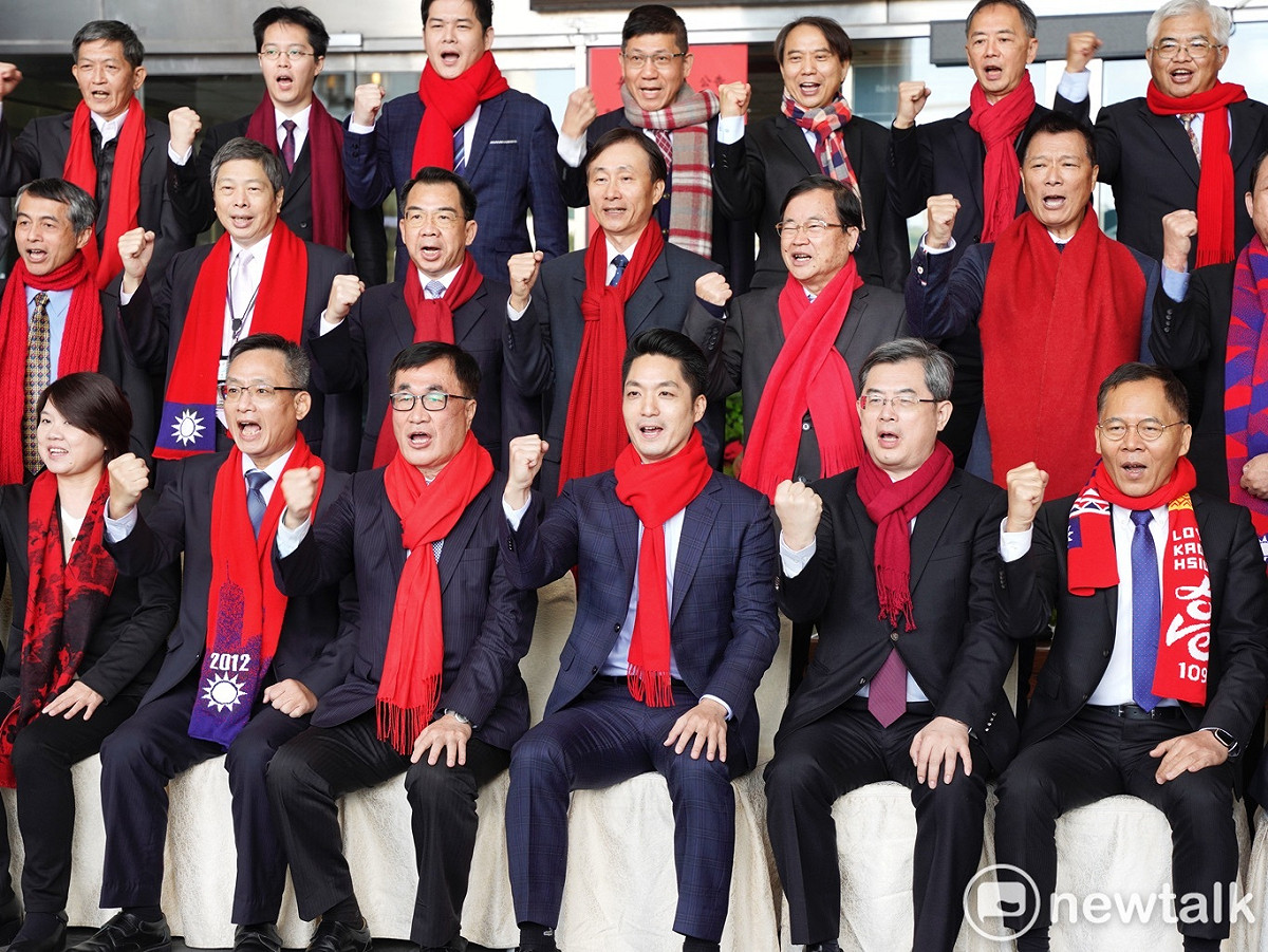 新就任的台北市長蔣萬安和市府局處首長合影。 圖：張良一/攝