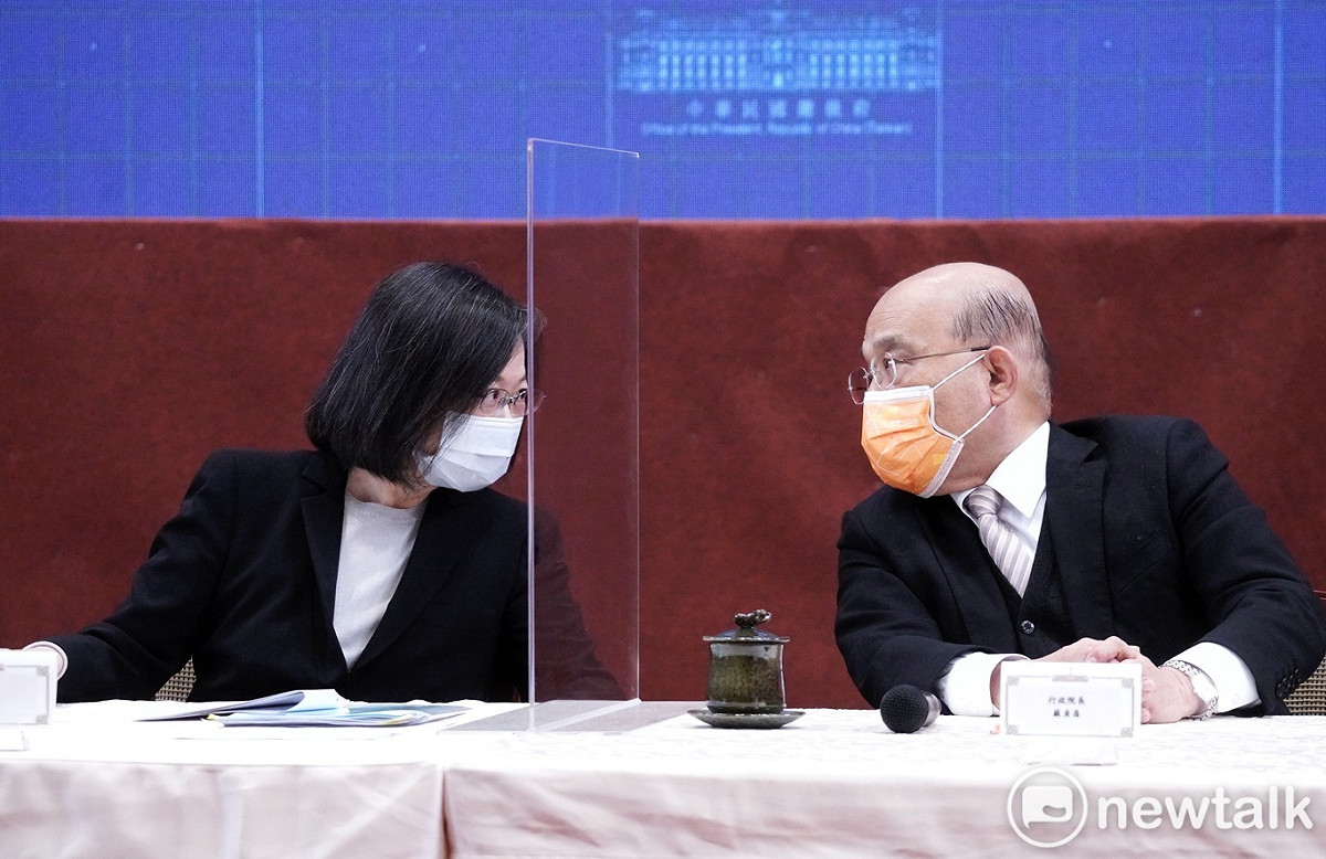 總統蔡英文（左）與行政院長蘇貞昌（右）。 圖：張良一/攝 （資料照）